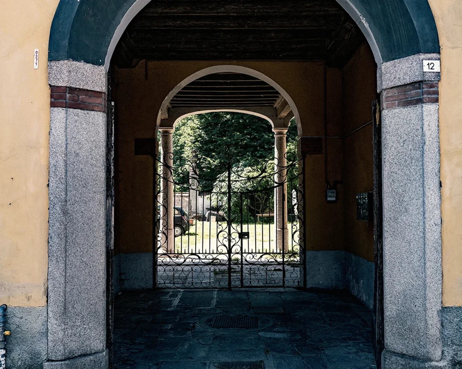 Palazzo Brigola - portone ingresso