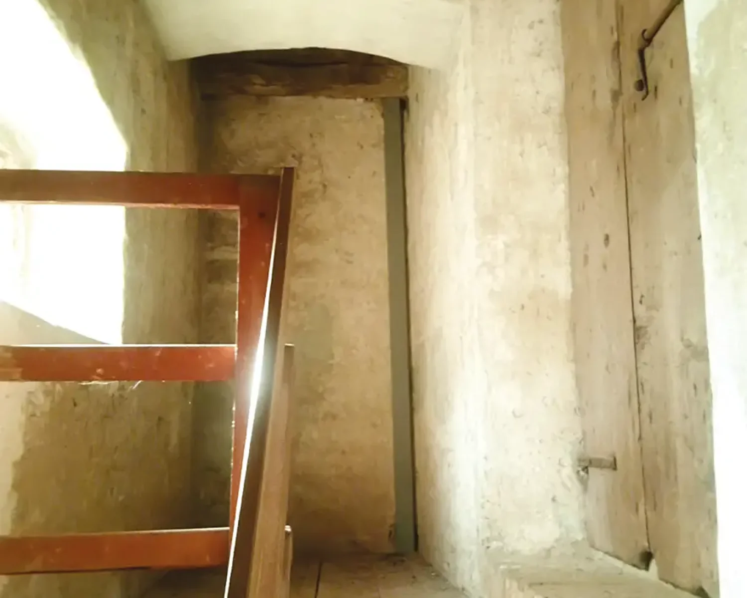 Chiesa di San Lazzaro - interni con accesso alla torre campanaria